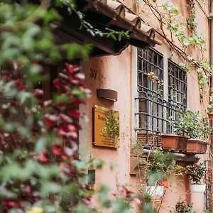 Domus Tiberina Hotel