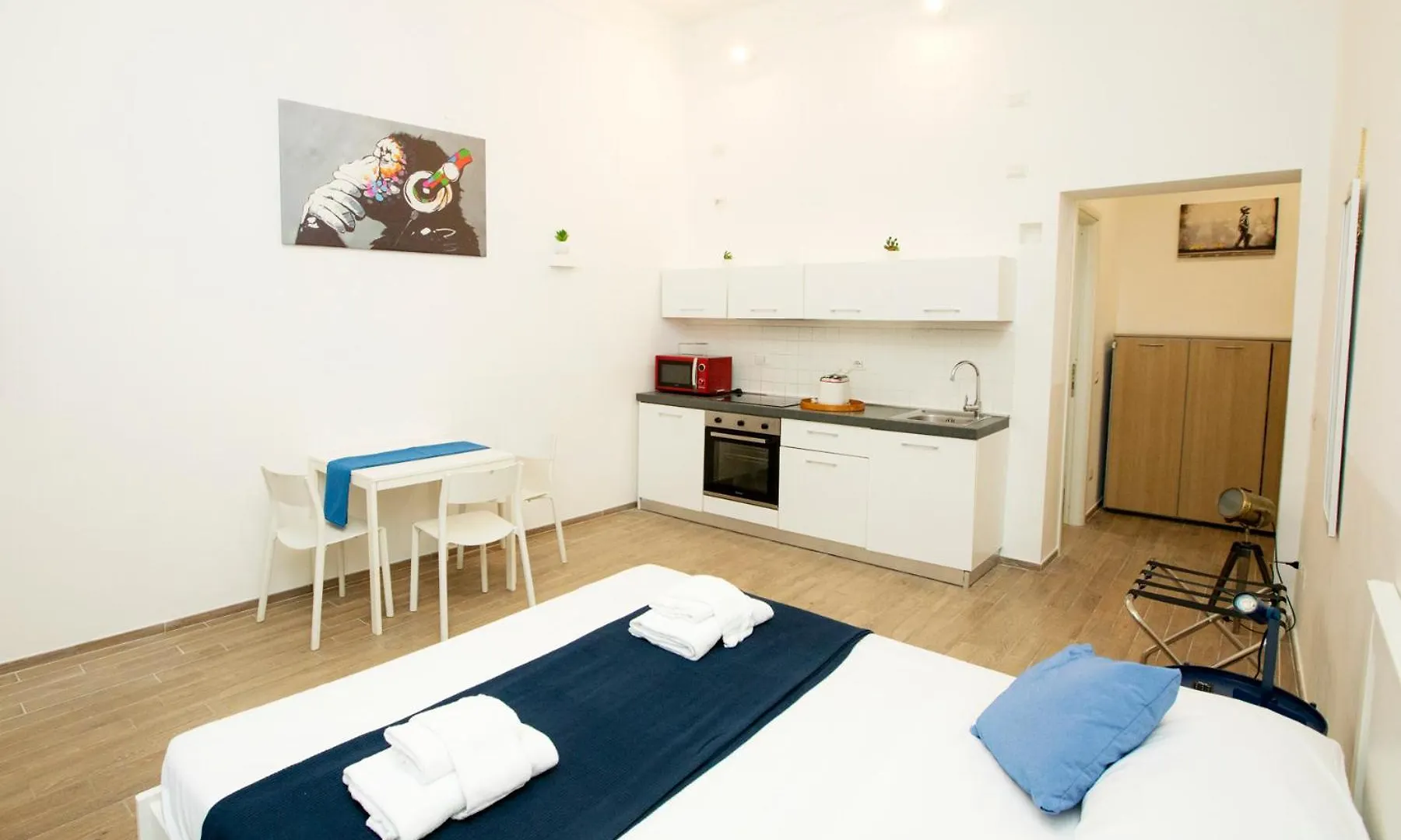 Manara10 Apart Blu1 Roma İtalya